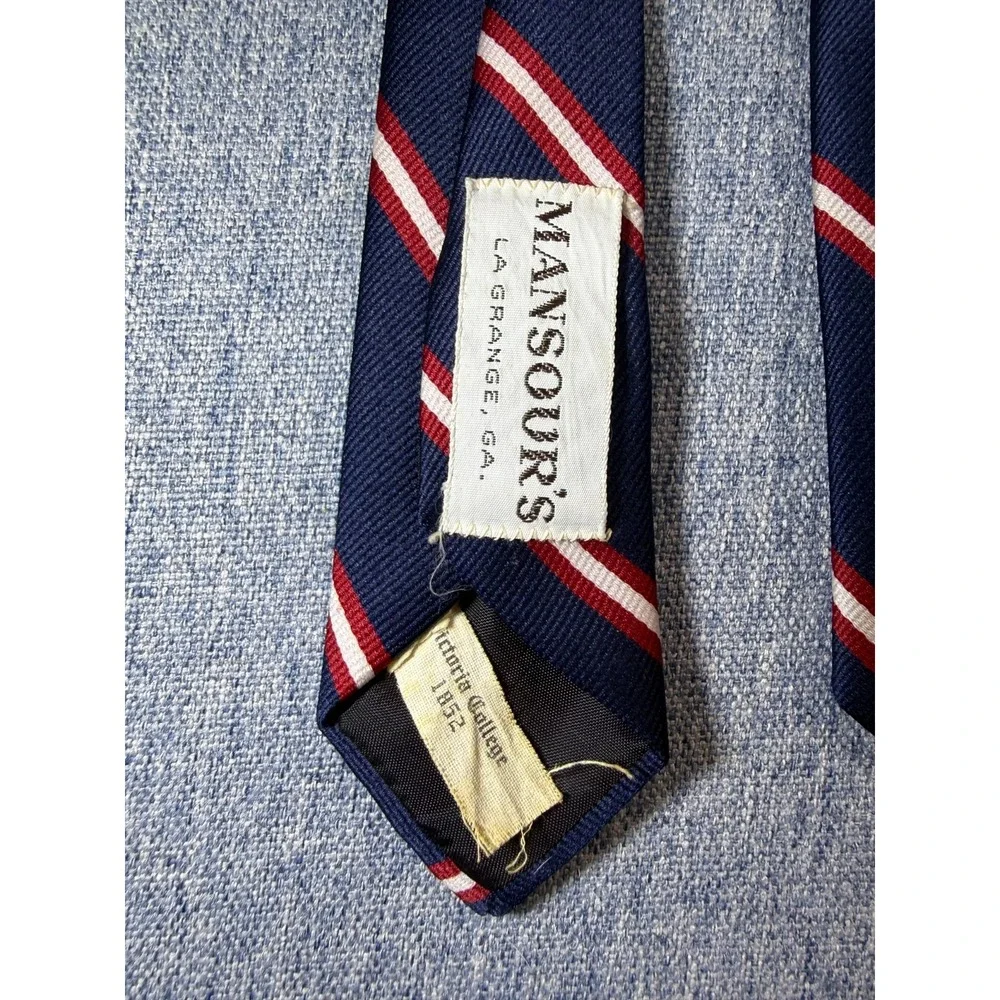 Resilio Mansours Neck Tie Navy Blue with Red Stripes Victoria's College
